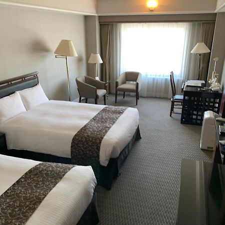 Kurashiki Royal Art Hotel Bagian luar foto