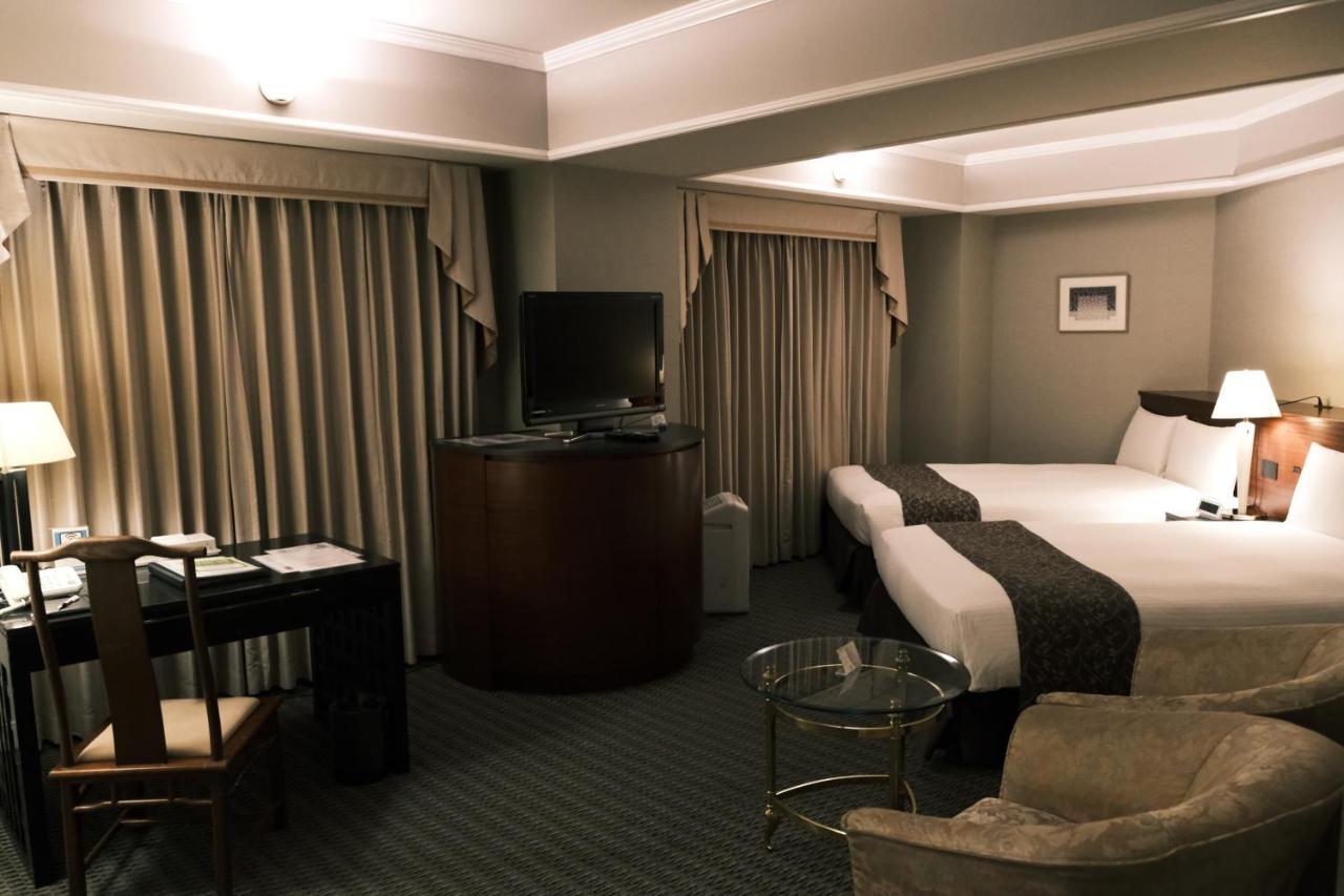 Kurashiki Royal Art Hotel Bagian luar foto