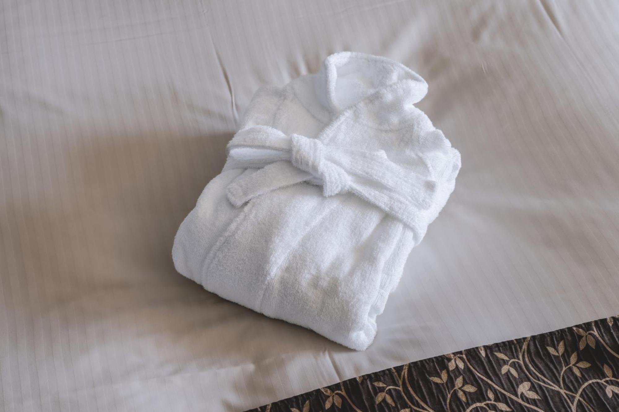 Kurashiki Royal Art Hotel Bagian luar foto