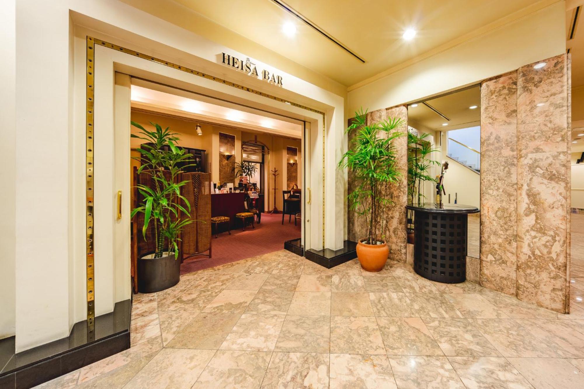 Kurashiki Royal Art Hotel Bagian luar foto